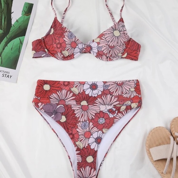 Bikini set! - Picture 2 of 5